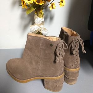 Ugg Boots, brown, size 8